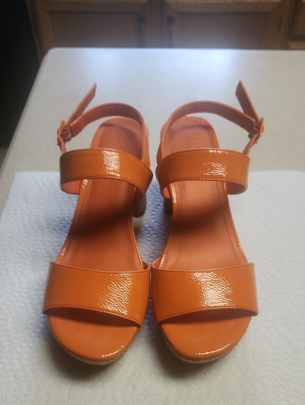 Kenneth Cole Reaction Orange Patent Block Heel Sandals, Women's Size 7.5, GUC - Picture 1 of 9